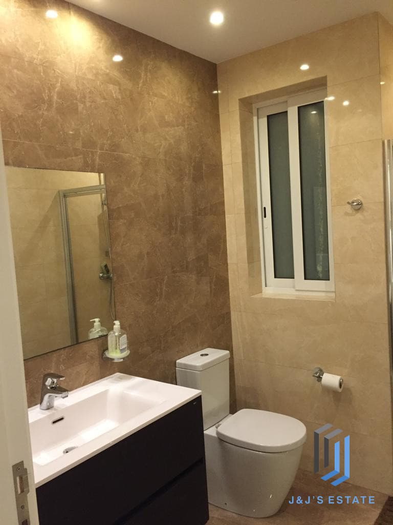 Bright and Modern 2-Bedroom Apartment in Birkirkara · 14