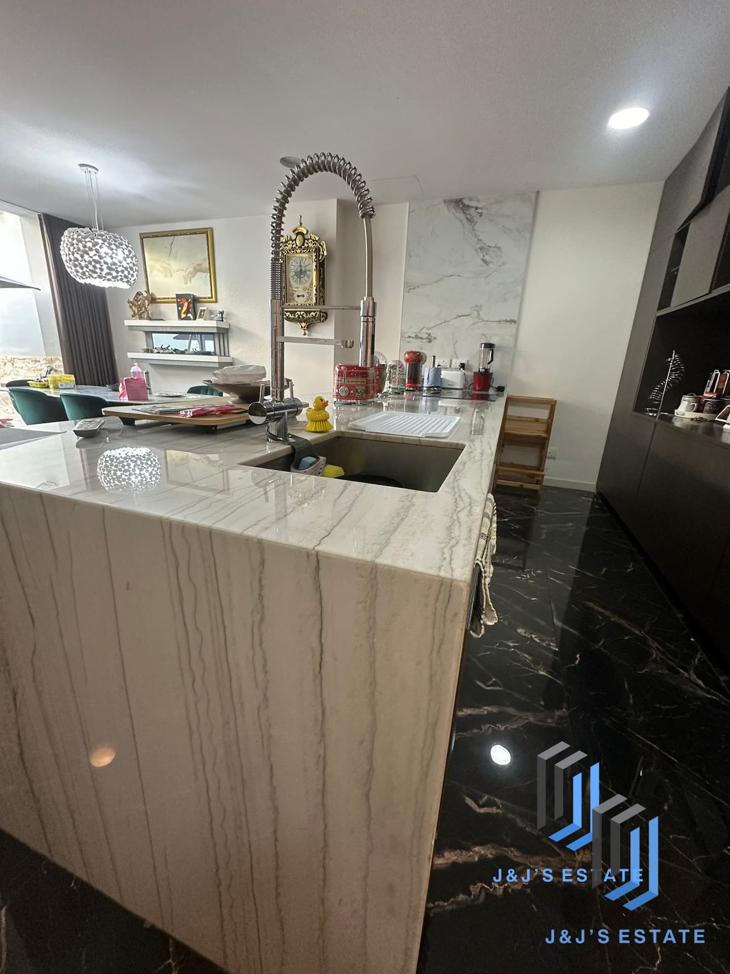Modern 3-Bedroom House with Private Pool in Tarxien · 9