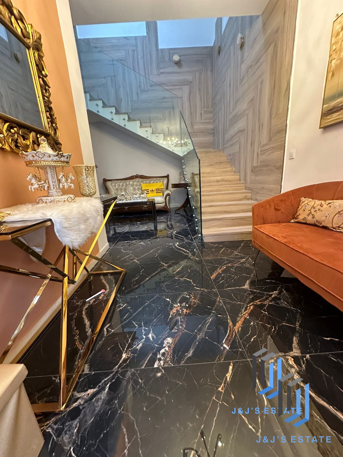 Modern 3-Bedroom House with Private Pool in Tarxien · 12