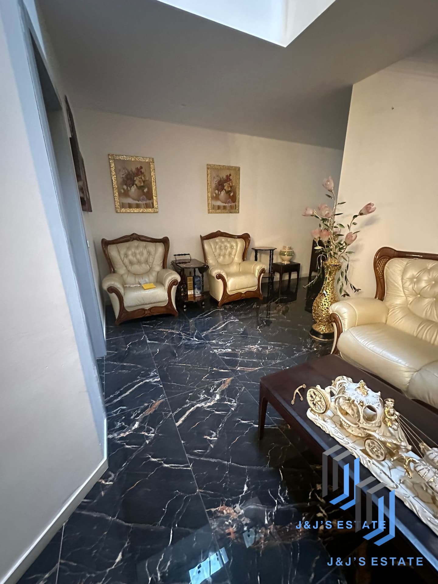 Modern 3-Bedroom House with Private Pool in Tarxien · 16