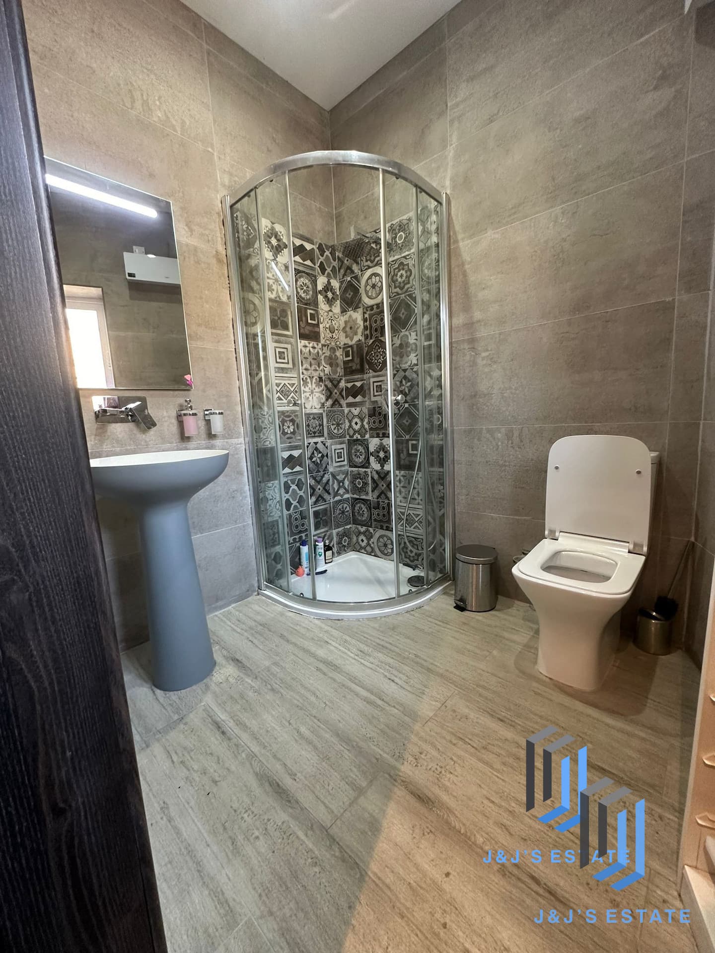 Modern 3-Bedroom House with Private Pool in Tarxien · 17