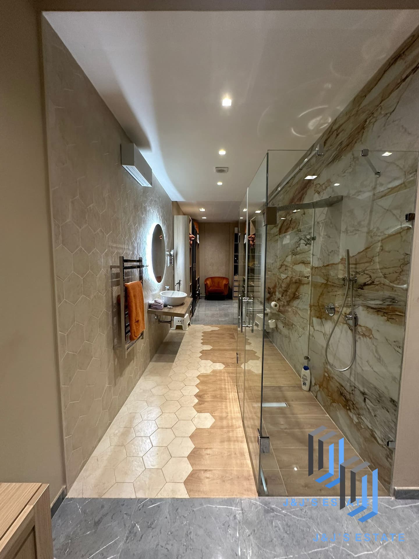 Modern 3-Bedroom House with Private Pool in Tarxien · 19