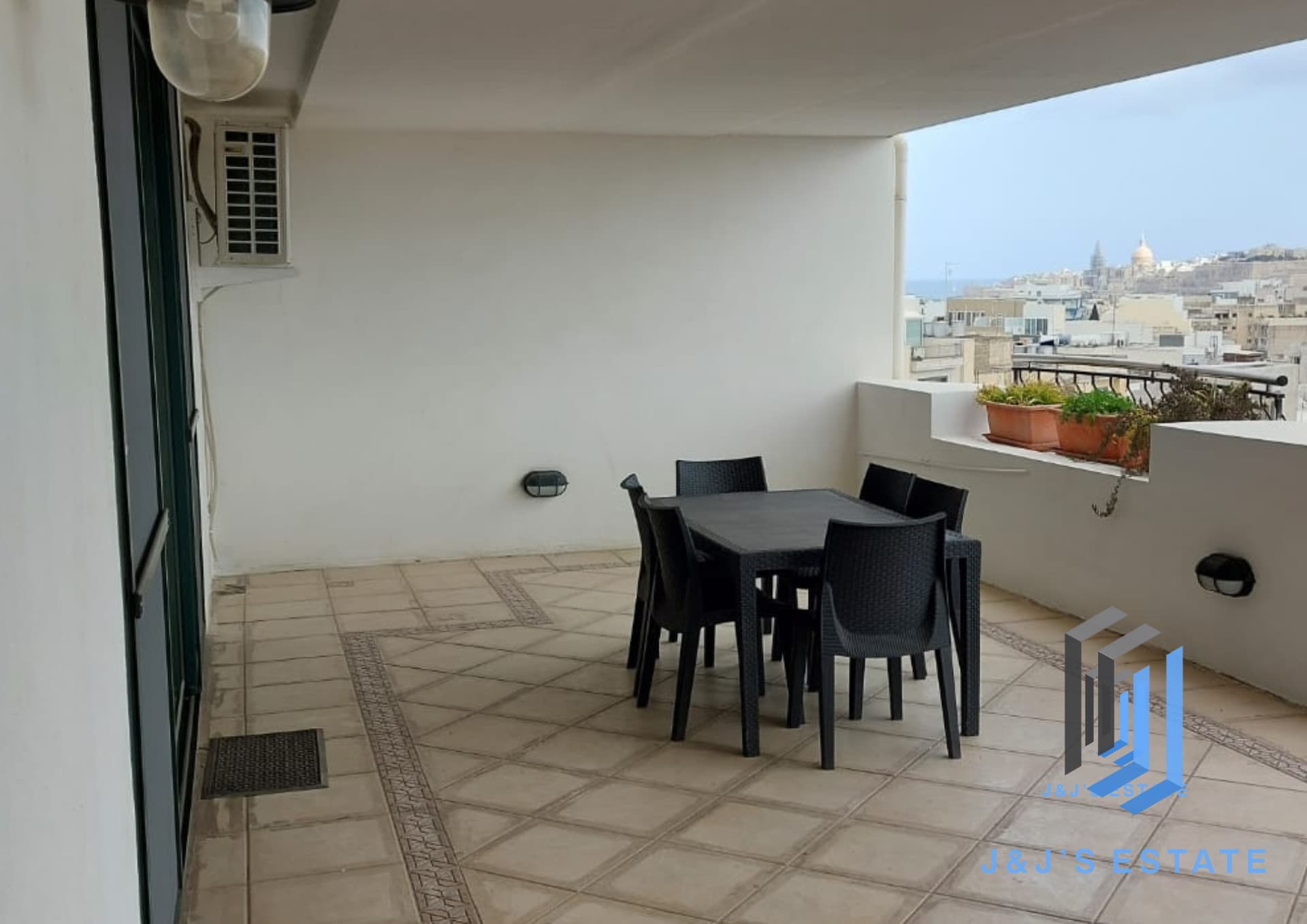 Spacious 3-Bedroom Apartment with Large Terrace in Msida · 8