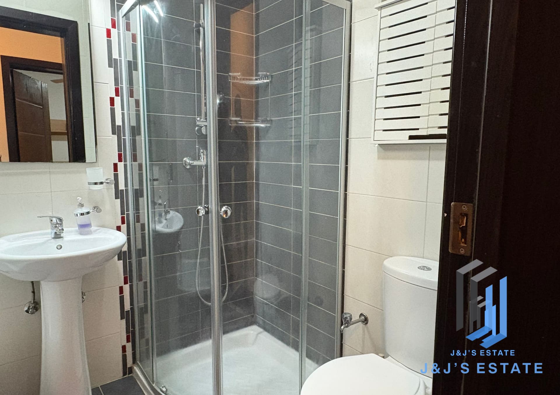 Modern 2-Bedroom Apartment in the Heart of Sliema · 3