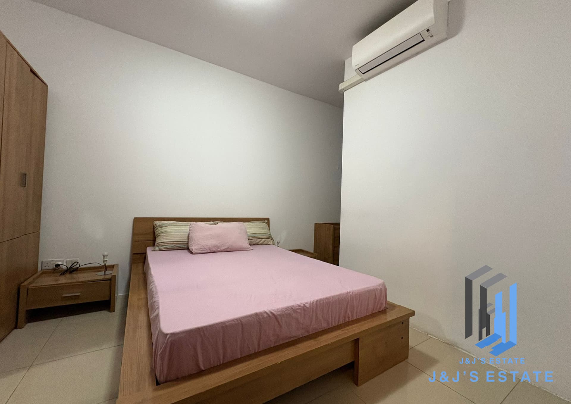 Modern 2-Bedroom Apartment in the Heart of Sliema · 8