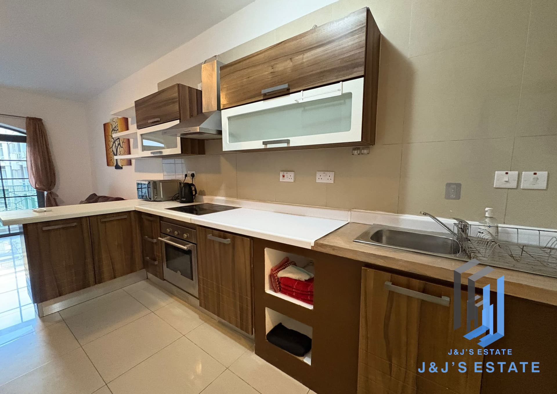 Modern 2-Bedroom Apartment in the Heart of Sliema · 13