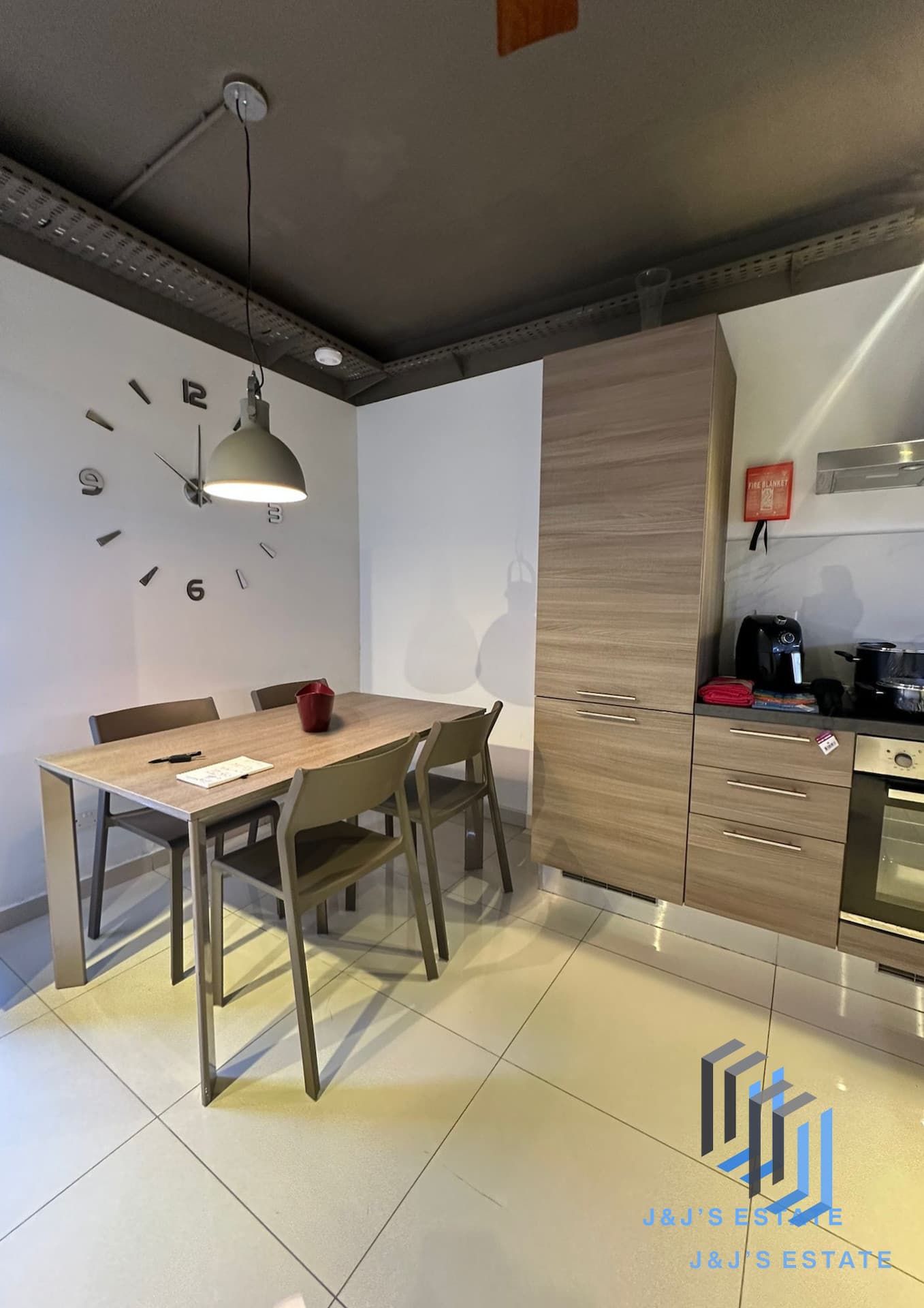 Modern 2-Bedroom Maisonette in Swieqi · 2
