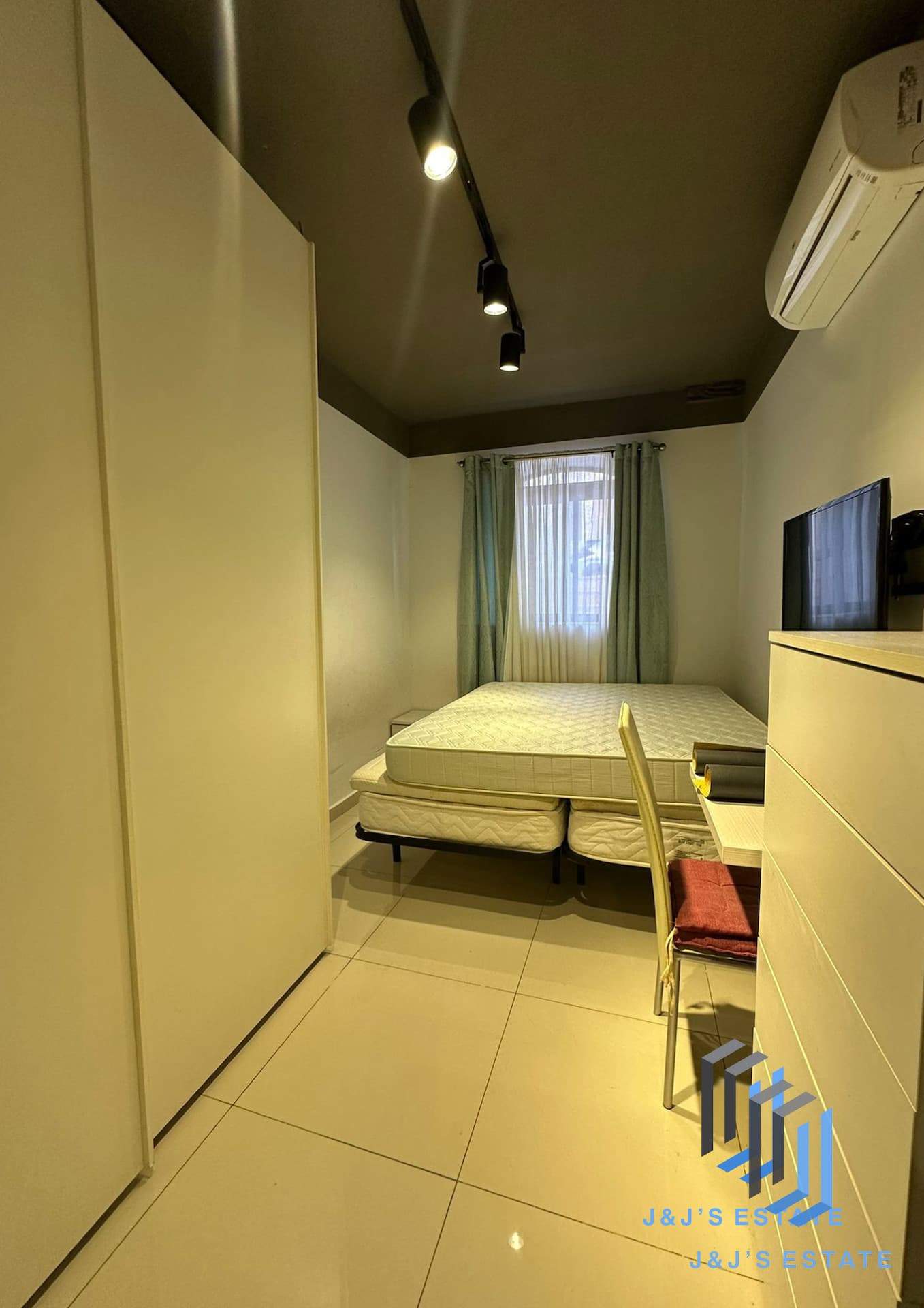 Modern 2-Bedroom Maisonette in Swieqi · 5