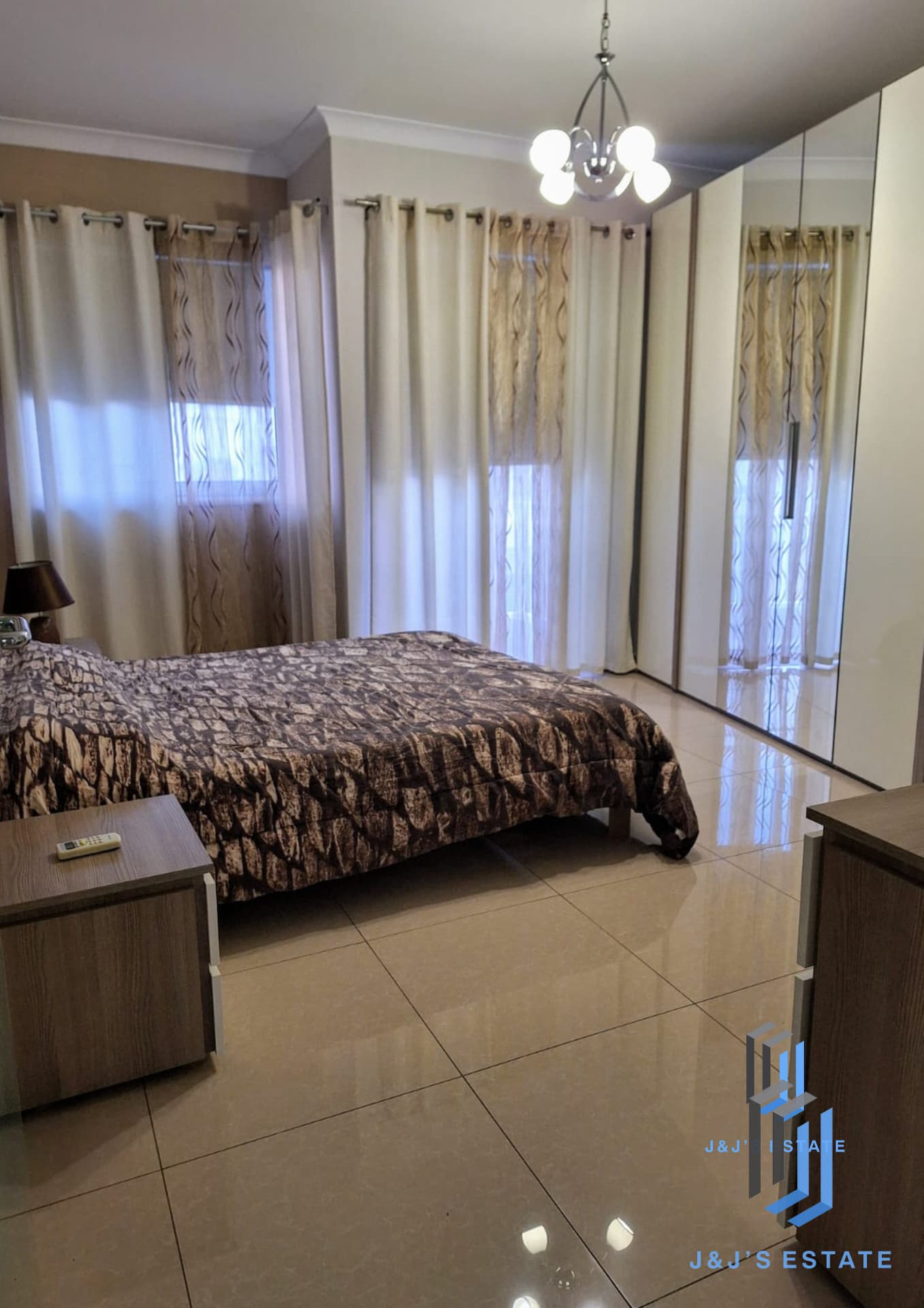 2-Bedroom Apartment with Sea Views in Bugibba · 1