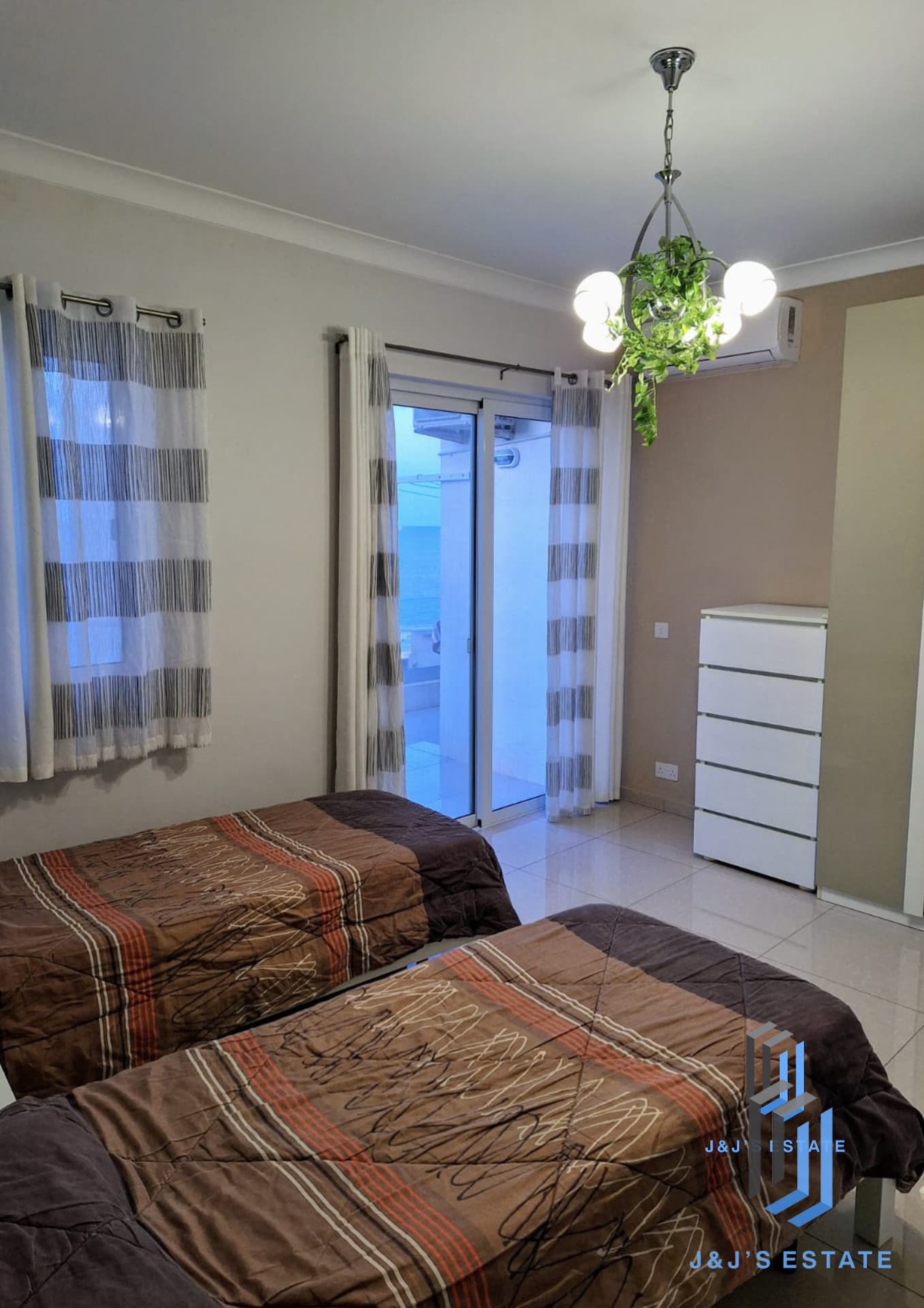 2-Bedroom Apartment with Sea Views in Bugibba · 2