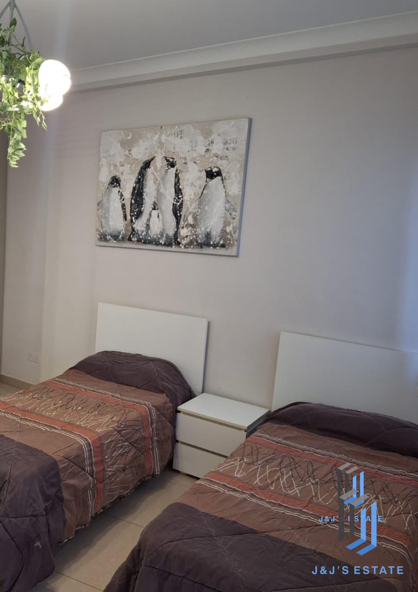 2-Bedroom Apartment with Sea Views in Bugibba · 3