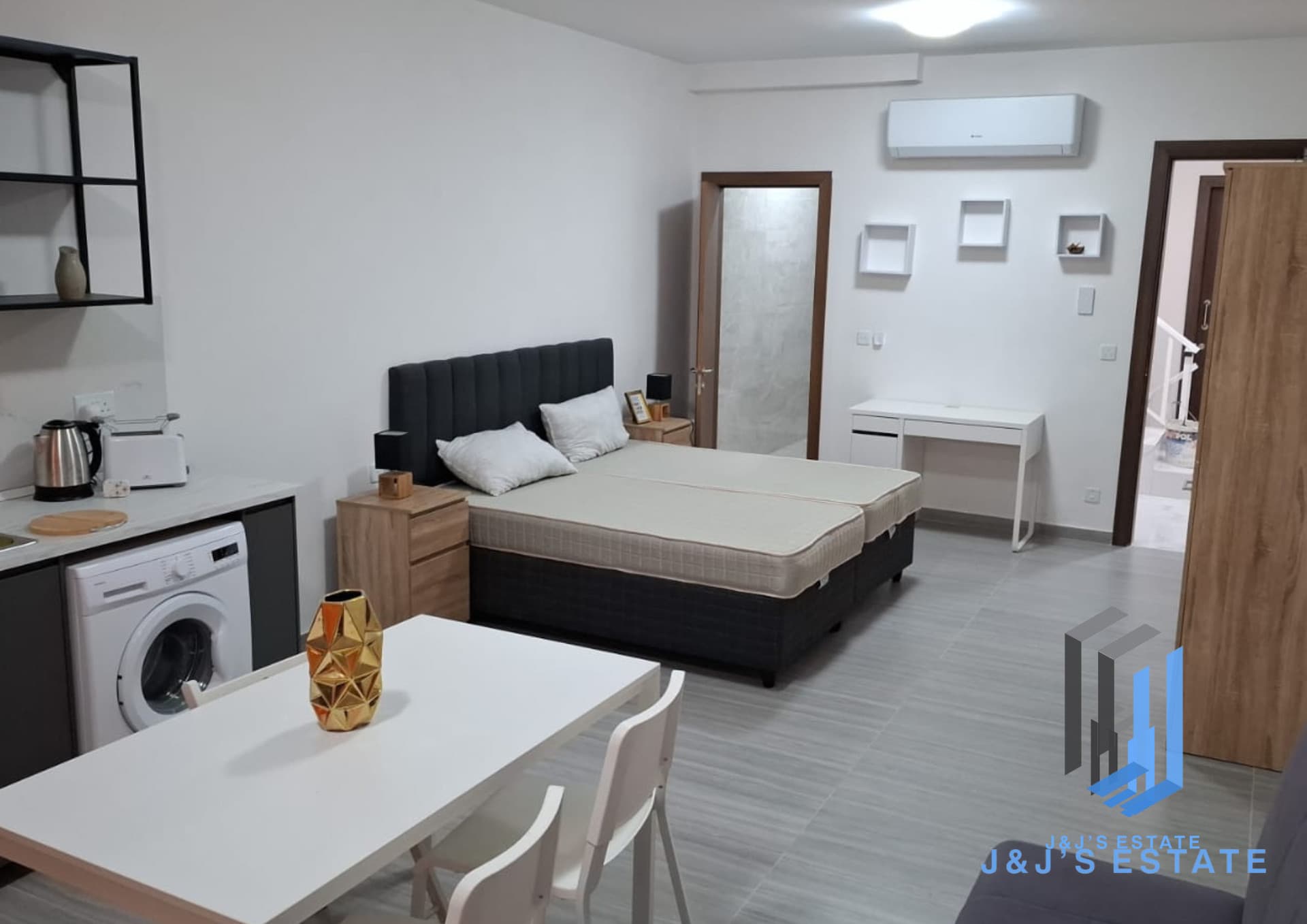 Bright Studio Apartment in the Heart of Sliema · 3