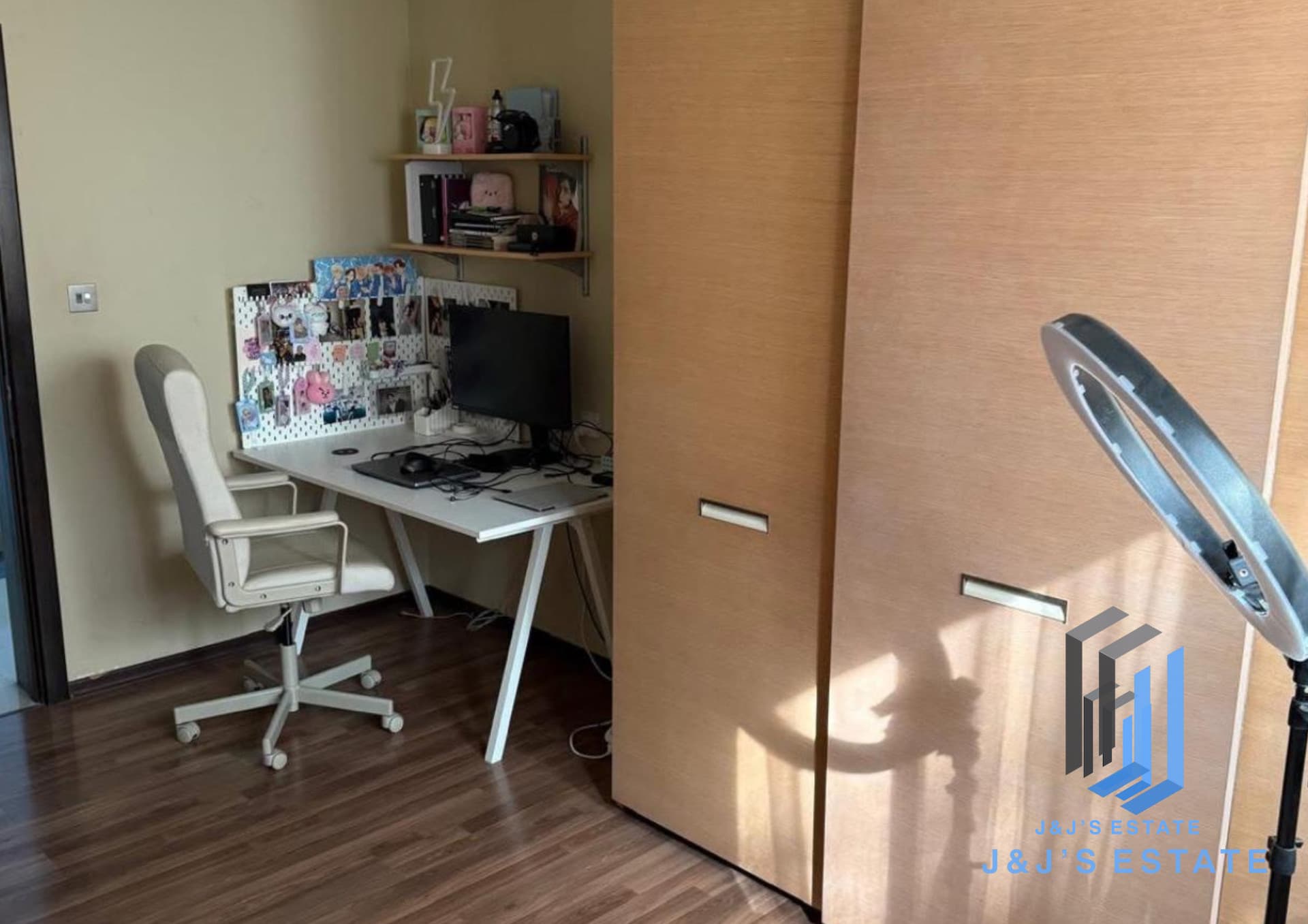 Seafront Corner 3-Bedroom Apartment in Qui Si Sana · 5