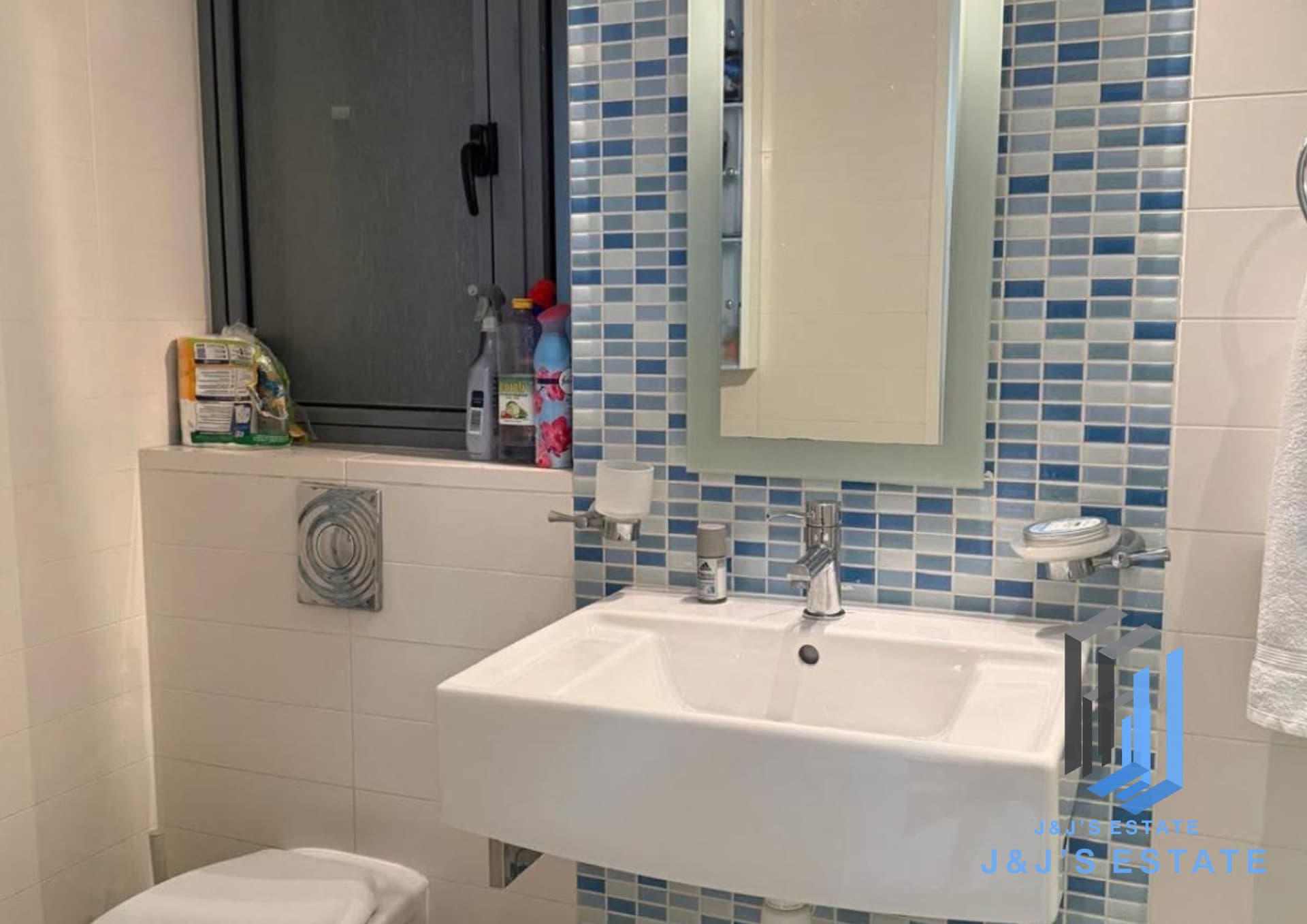 Seafront Corner 3-Bedroom Apartment in Qui Si Sana · 6