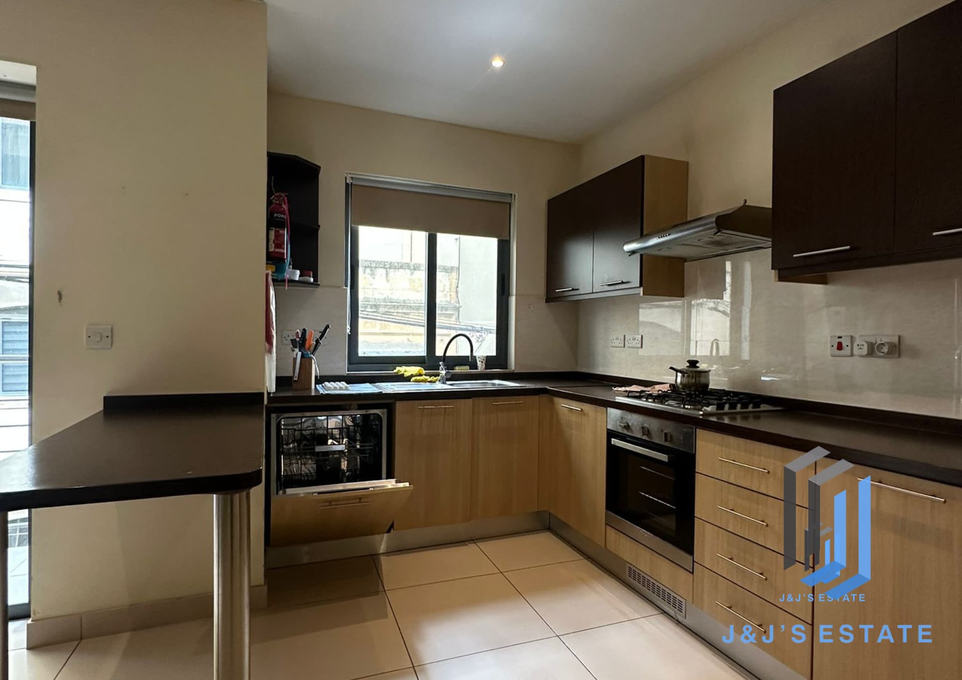 2-Bedroom Apartment with Terraces in Sliema