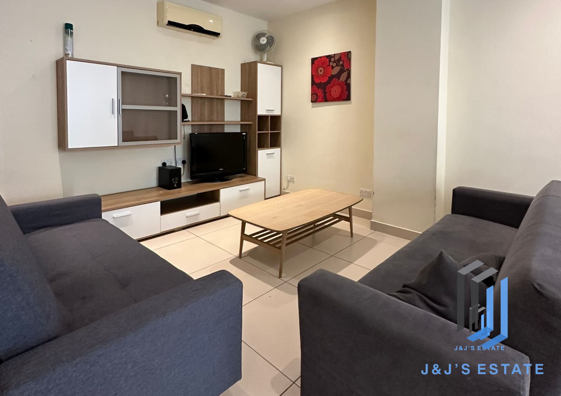 2-Bedroom Apartment with Terraces in Sliema · 2