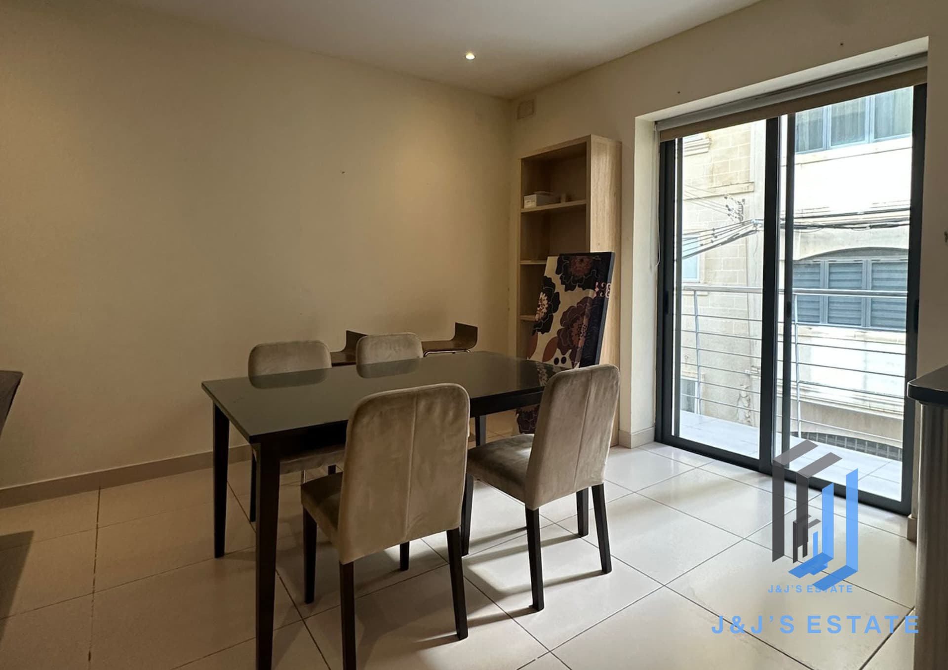 2-Bedroom Apartment with Terraces in Sliema · 3