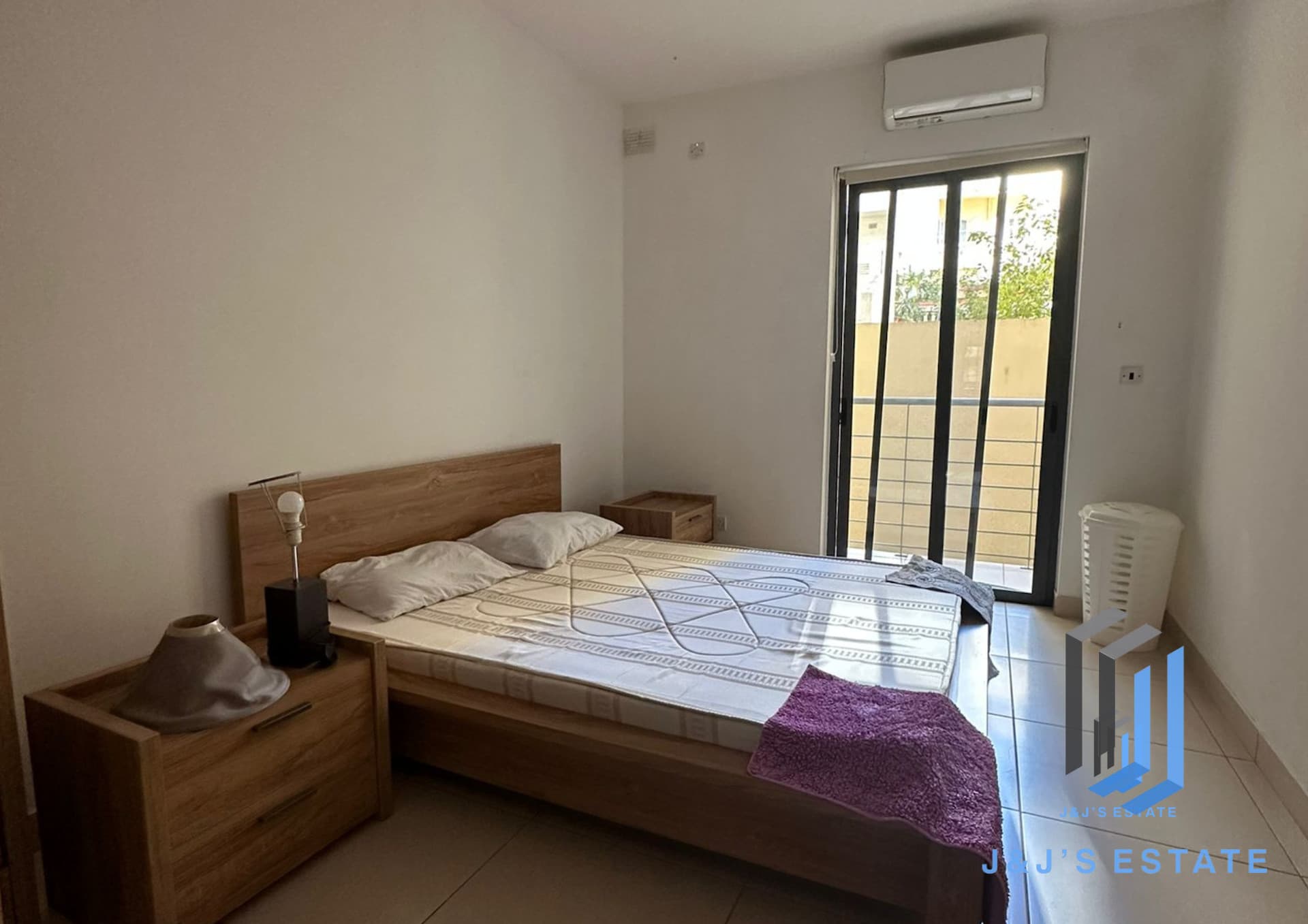 2-Bedroom Apartment with Terraces in Sliema · 4