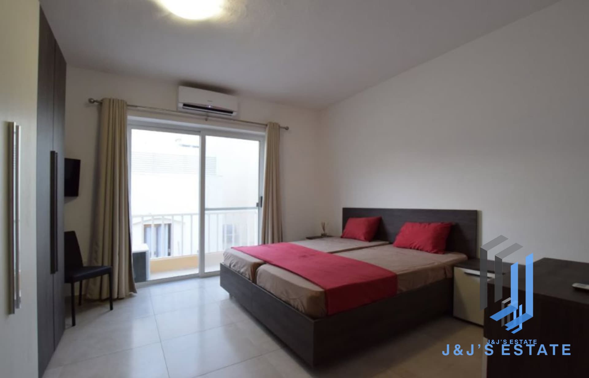 2-Bedroom Apartment in Prime Balluta, Sliema · 7