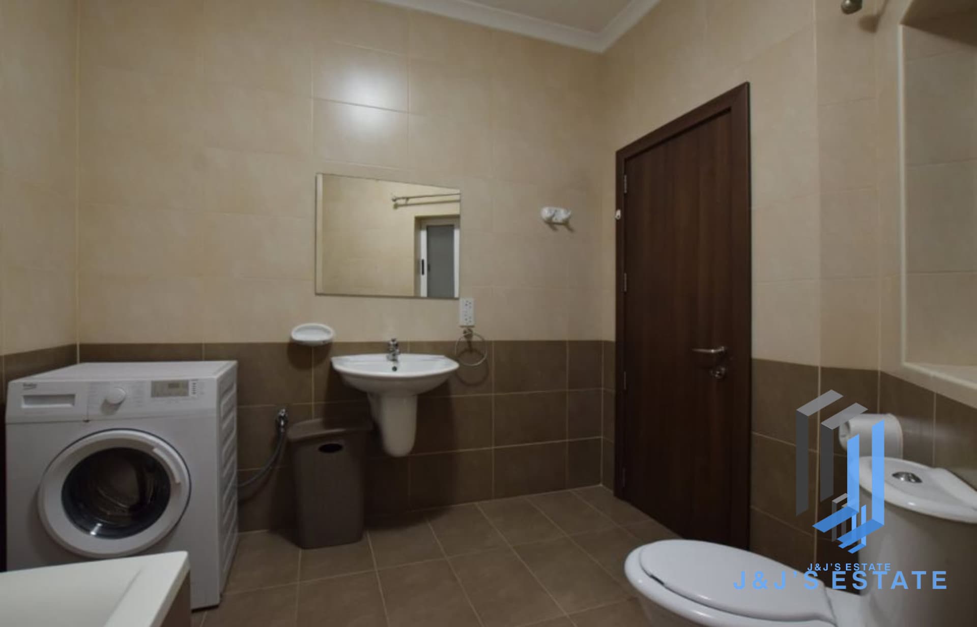 2-Bedroom Apartment in Prime Balluta, Sliema · 10