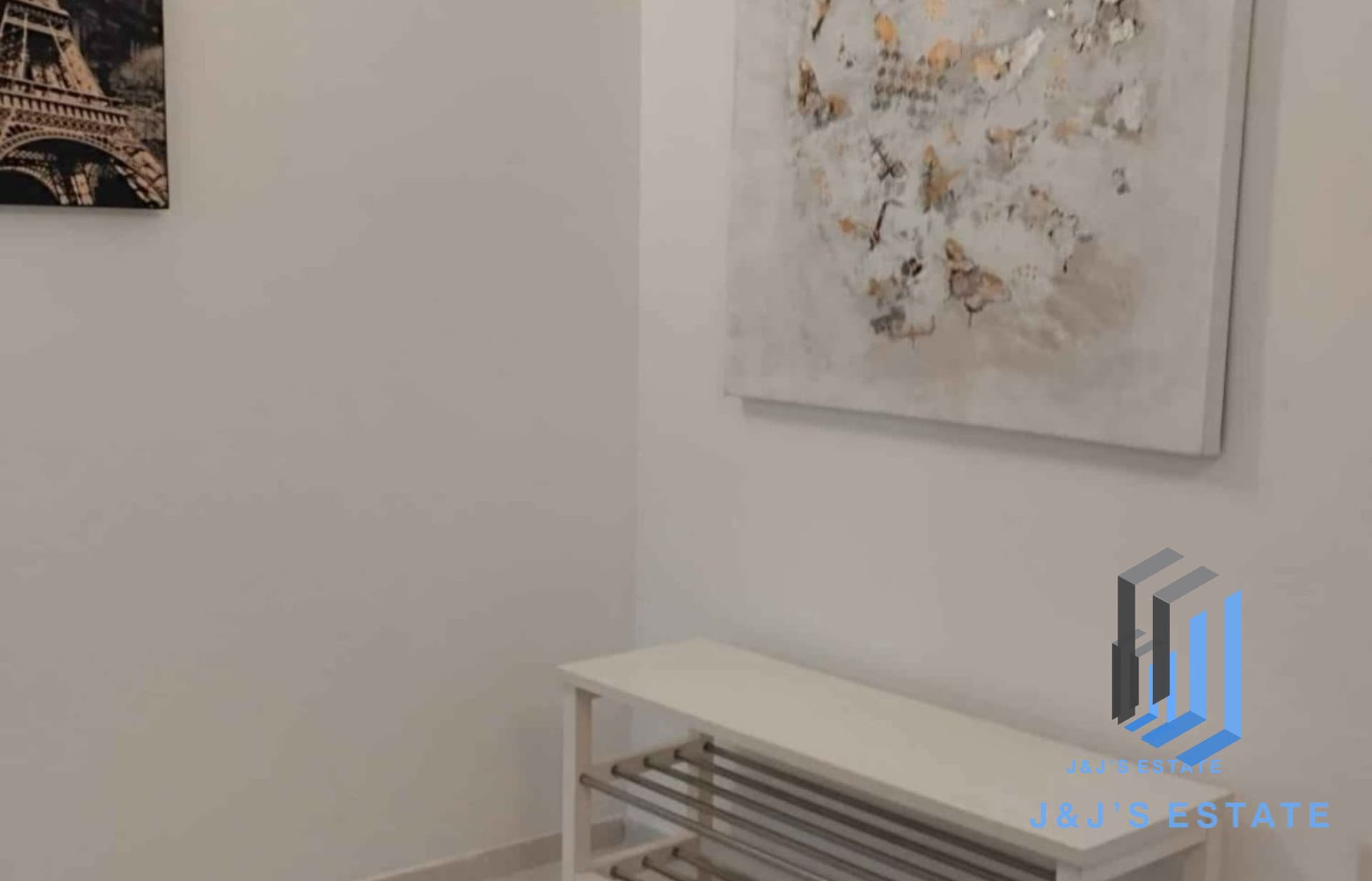 Modern 2-Bedroom Apartment with Balcony in Sliema · 6
