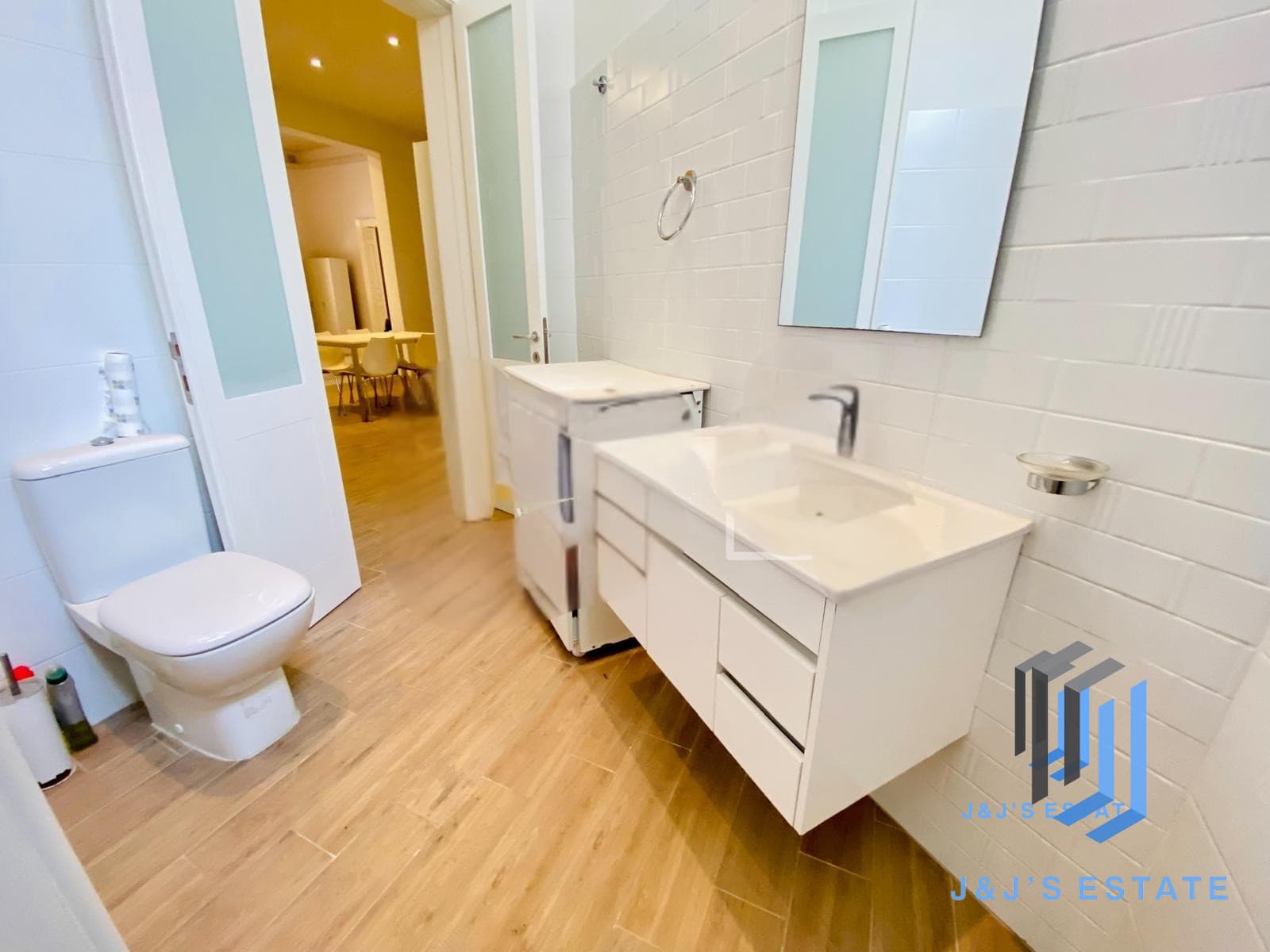 Modern 2-Bedroom Maisonette with Private Entrance in Sliema · 7