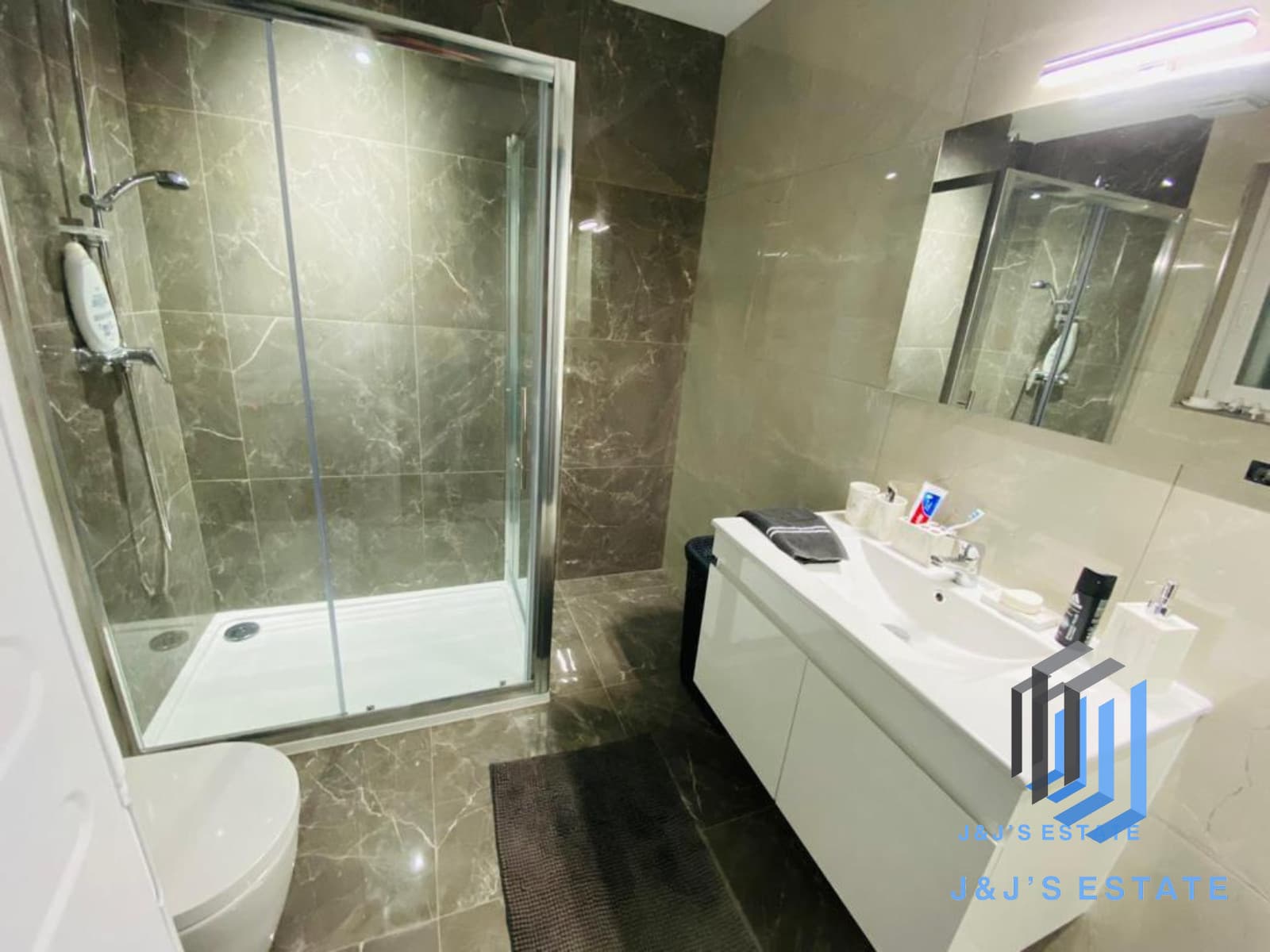 Bright and Modern 3-Bedroom Apartment in Gzira · 7