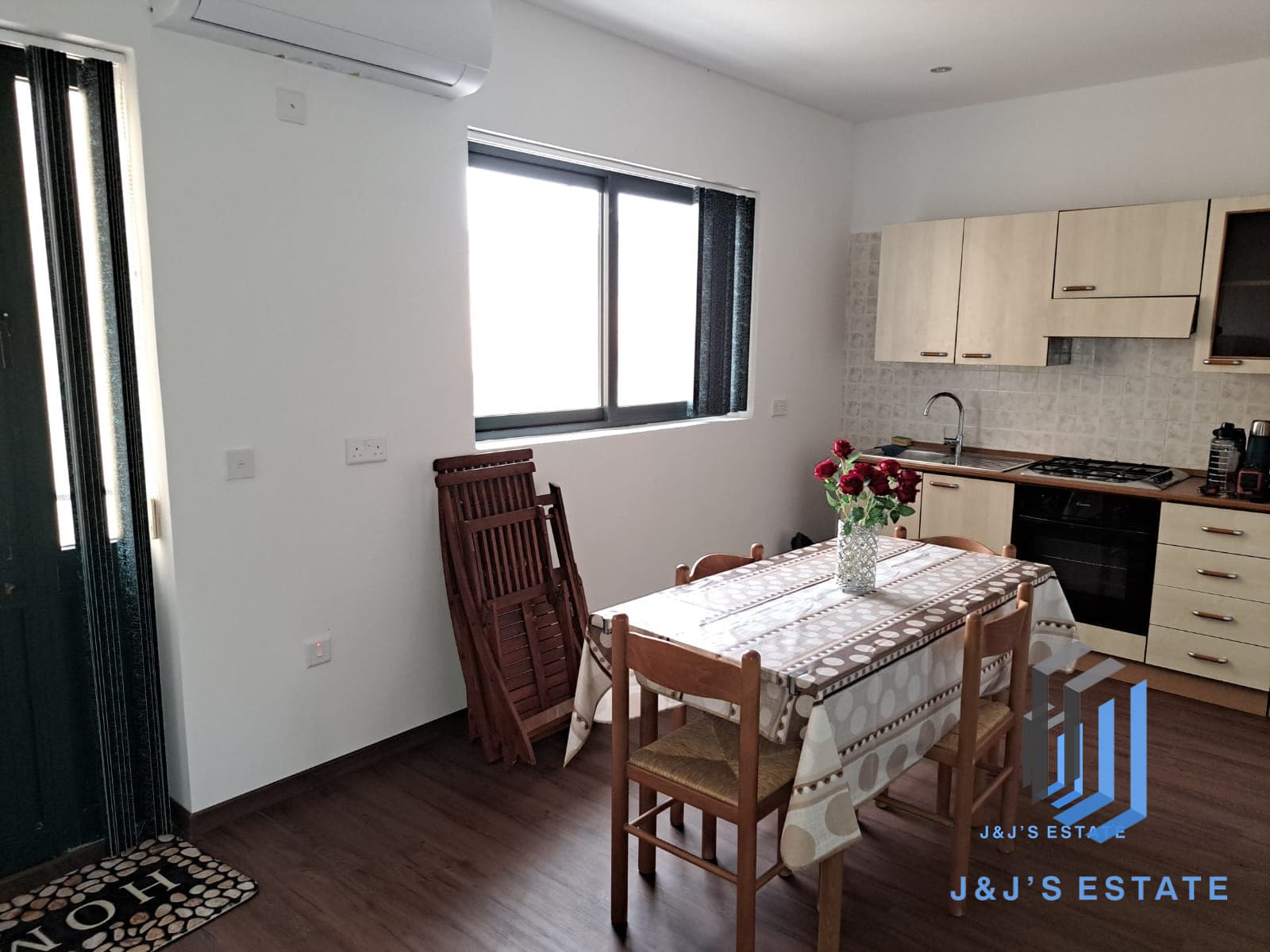 Bright and Modern 2-Bedroom Apartment in Gozo · 3
