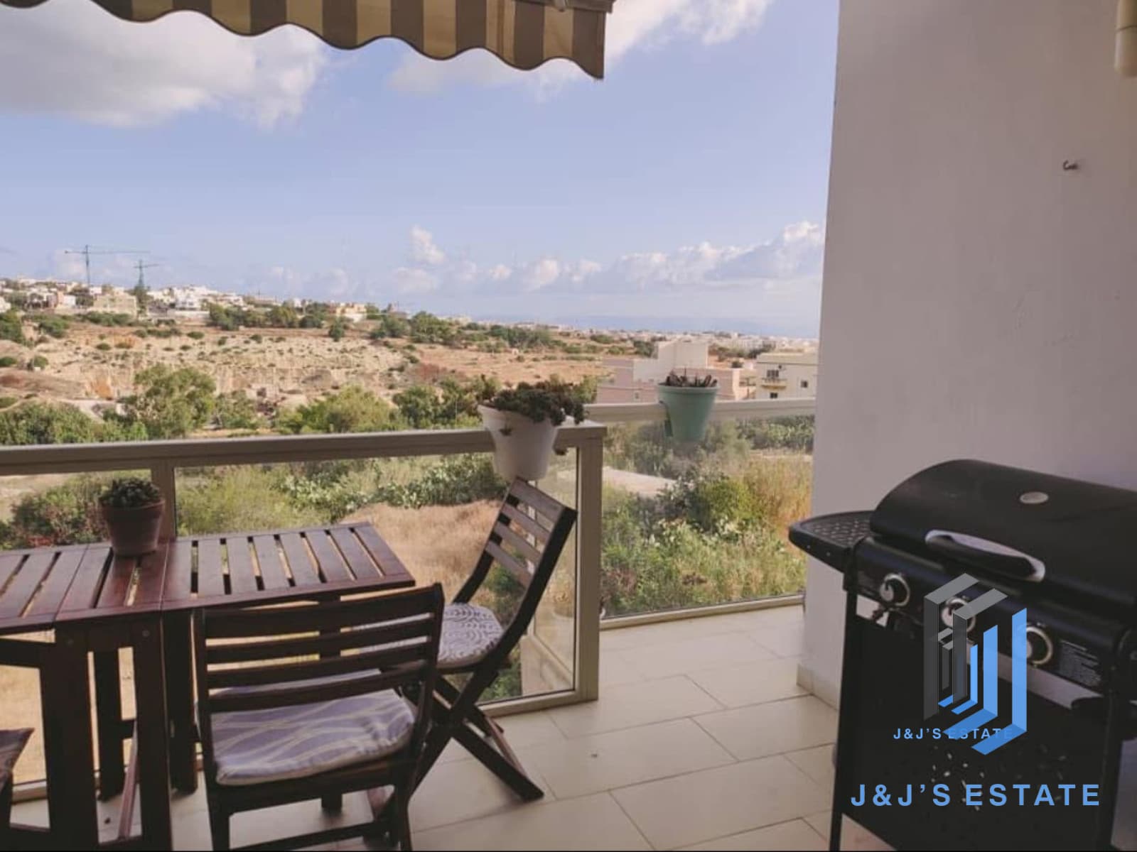 Beautiful 2-Bedroom Apartment with Valley Views in San Gwann · 10