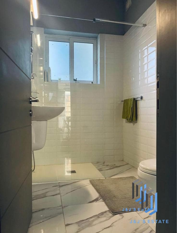 Recently Renovated 3-Bedroom Apartment in Collachio, Birgu · 4