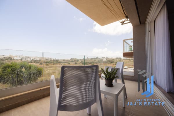 Modern 3-Bedroom Apartment in Naxxar – Ready to Move In · 10