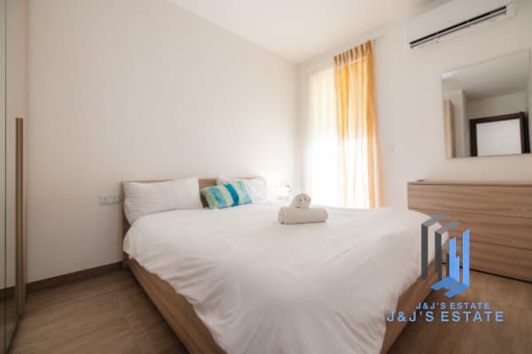 Modern 3-Bedroom Apartment in Naxxar – Ready to Move In · 11