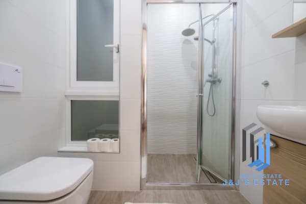 Modern 3-Bedroom Apartment in Naxxar – Ready to Move In · 18