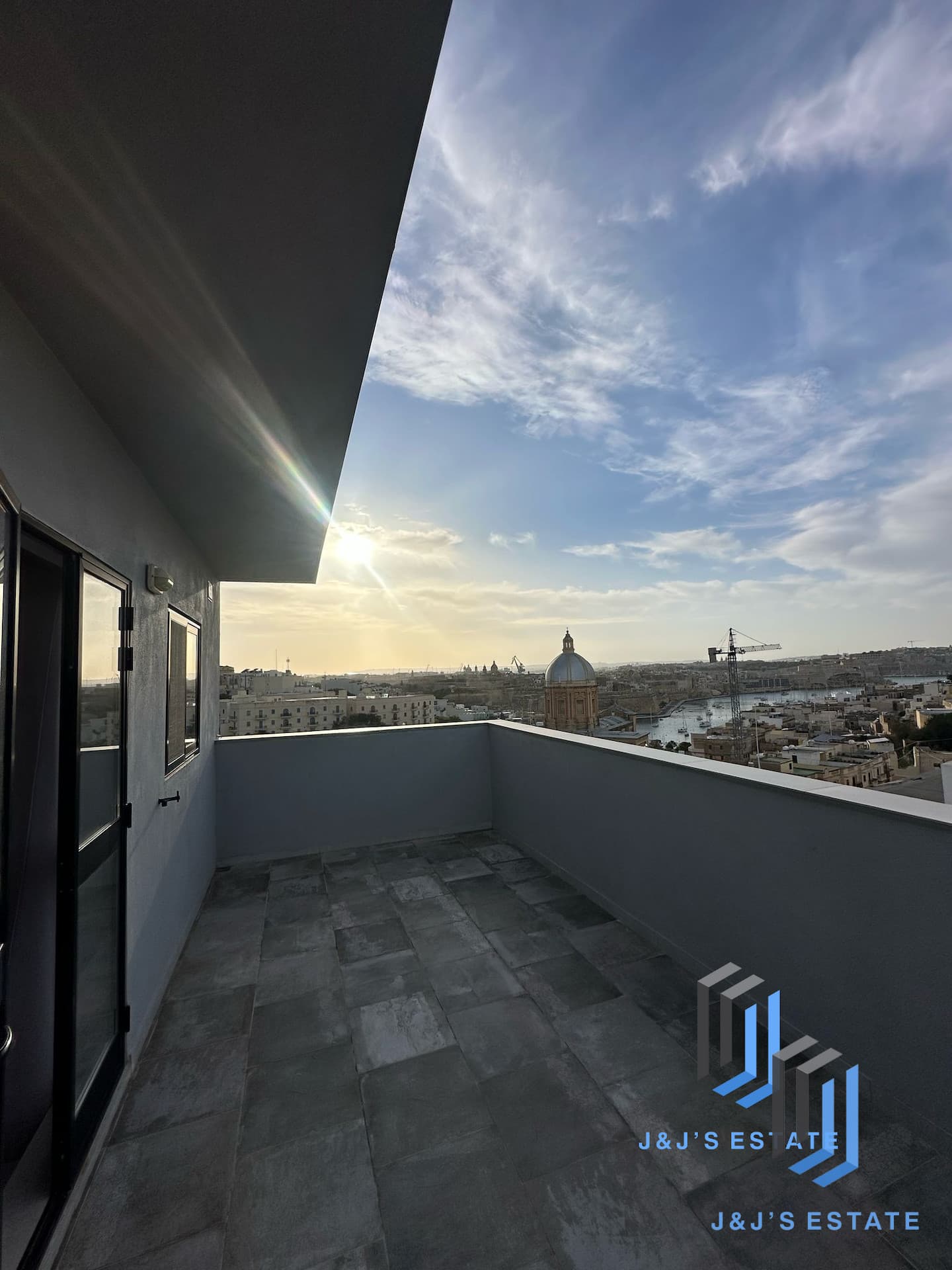 Bright 1-Bedroom Studio Penthouse in Birgu/Kalkara · 4