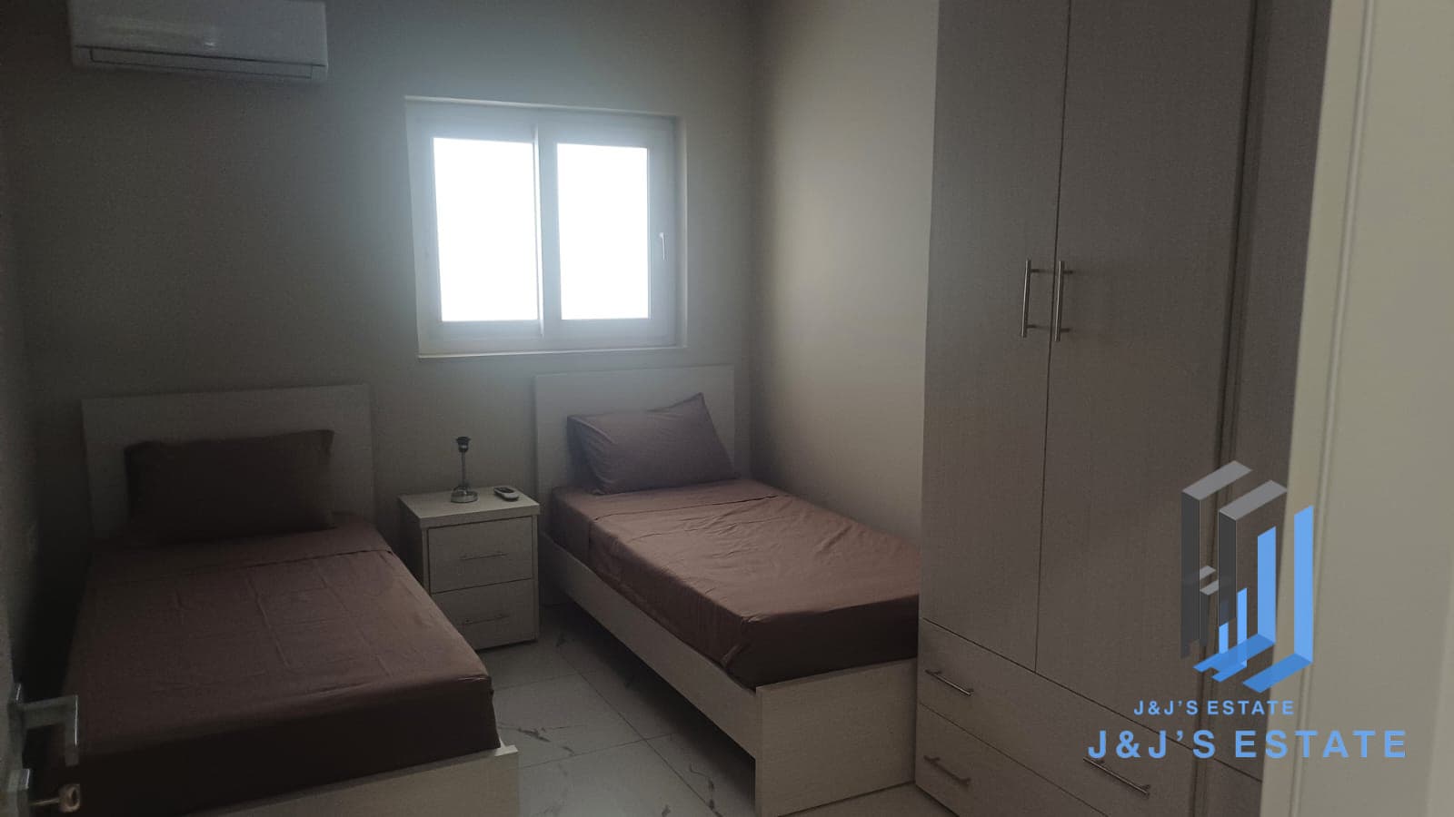 Modern 2-Bedroom Maisonette with Back Terrace in Gzira · 4