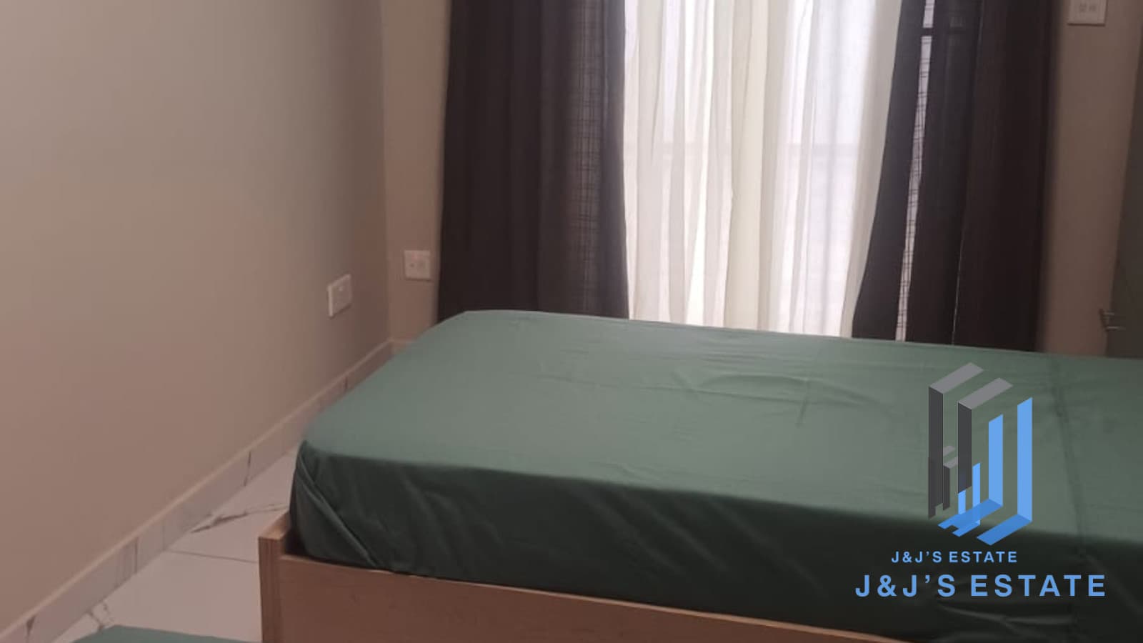 Modern 2-Bedroom Maisonette with Back Terrace in Gzira · 7