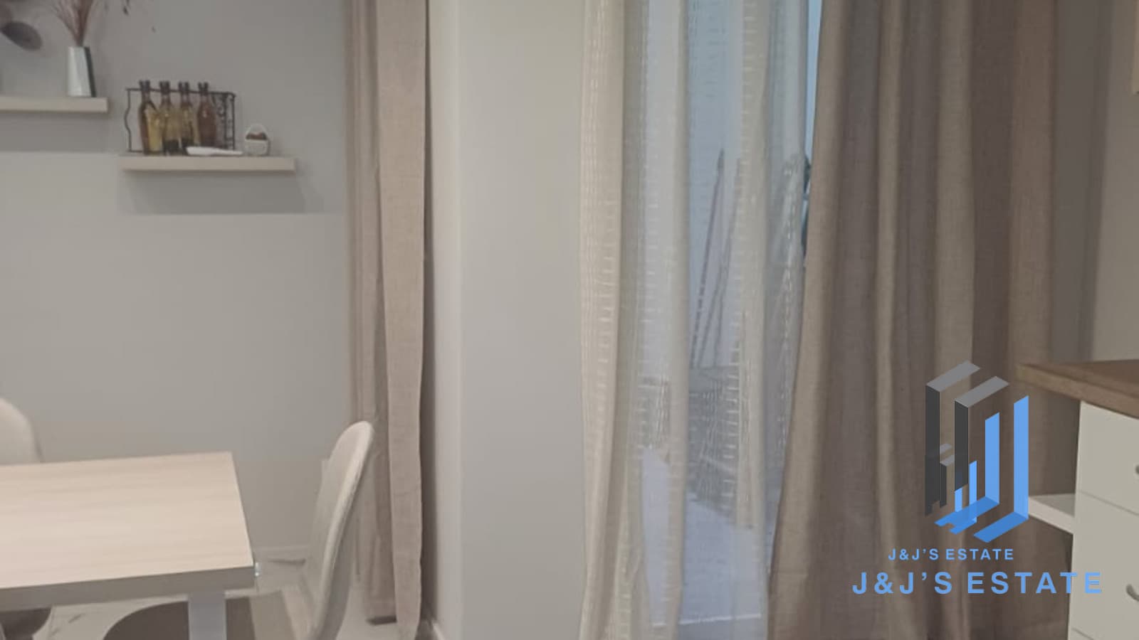 Modern 2-Bedroom Maisonette with Back Terrace in Gzira · 9