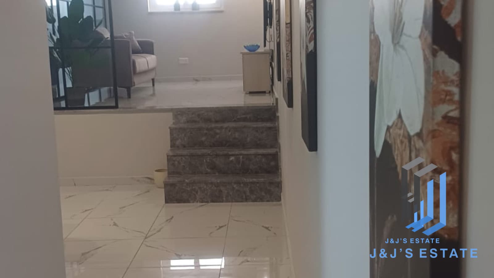 Modern 2-Bedroom Maisonette with Back Terrace in Gzira · 10
