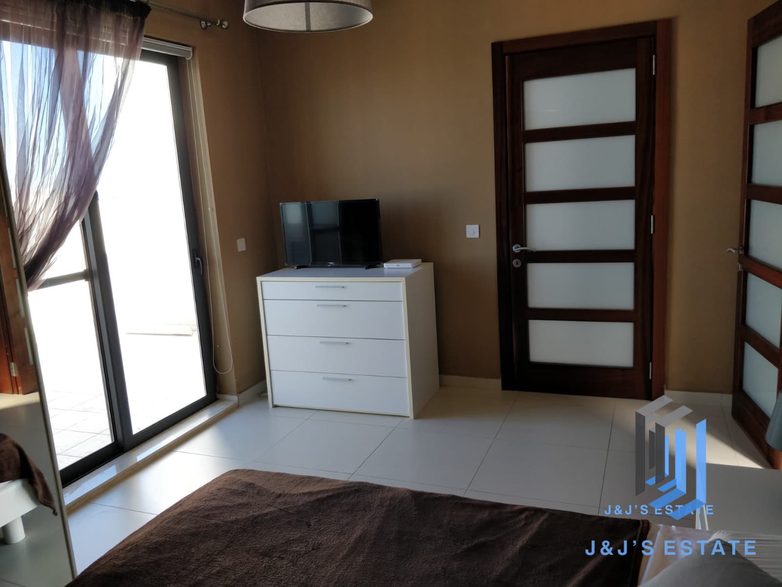 Modern 2-Bedroom Apartment with Sea Views in Mellieha · 3