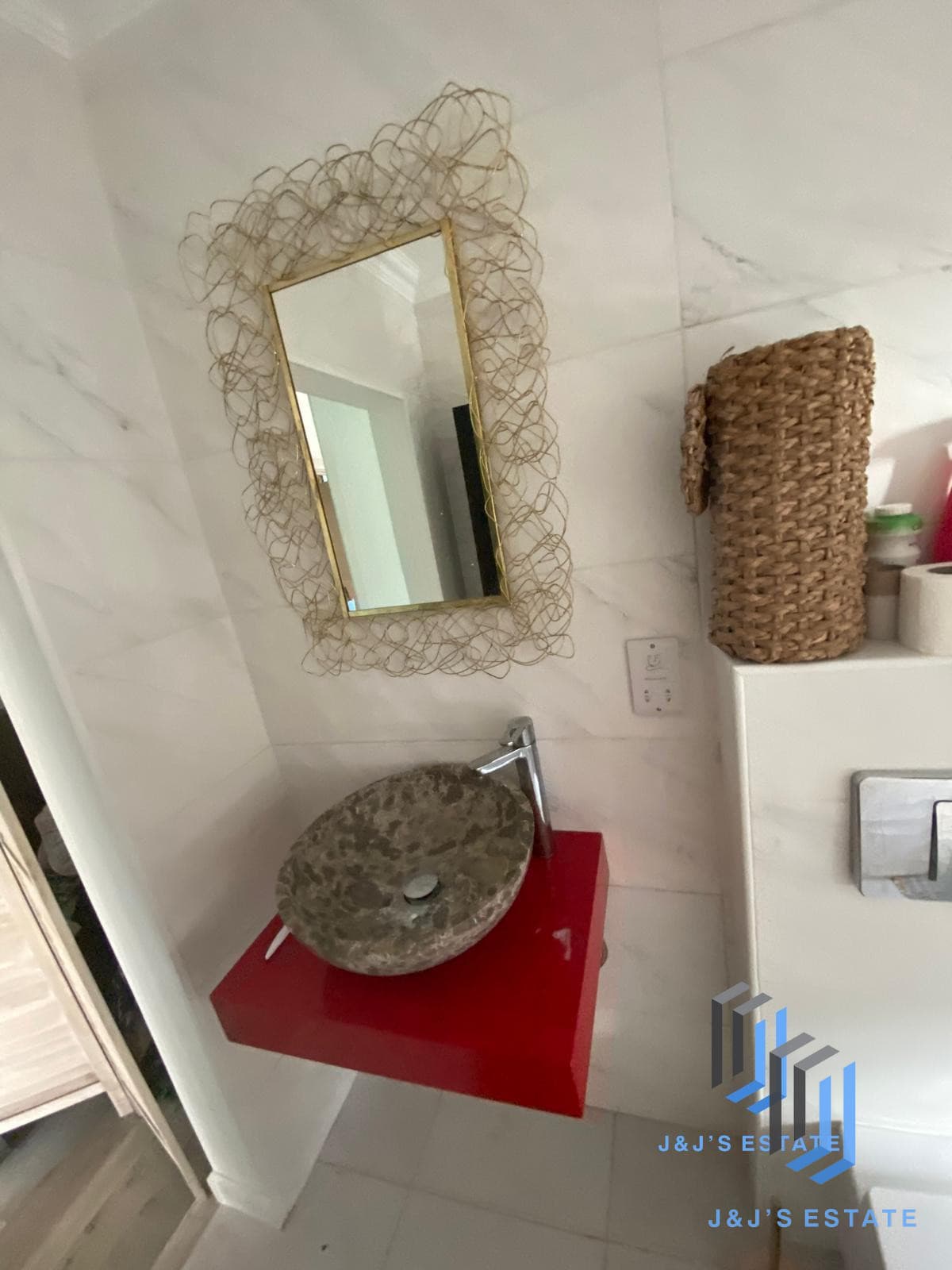 Stunning 2-Bedroom Maisonette in Swieqi