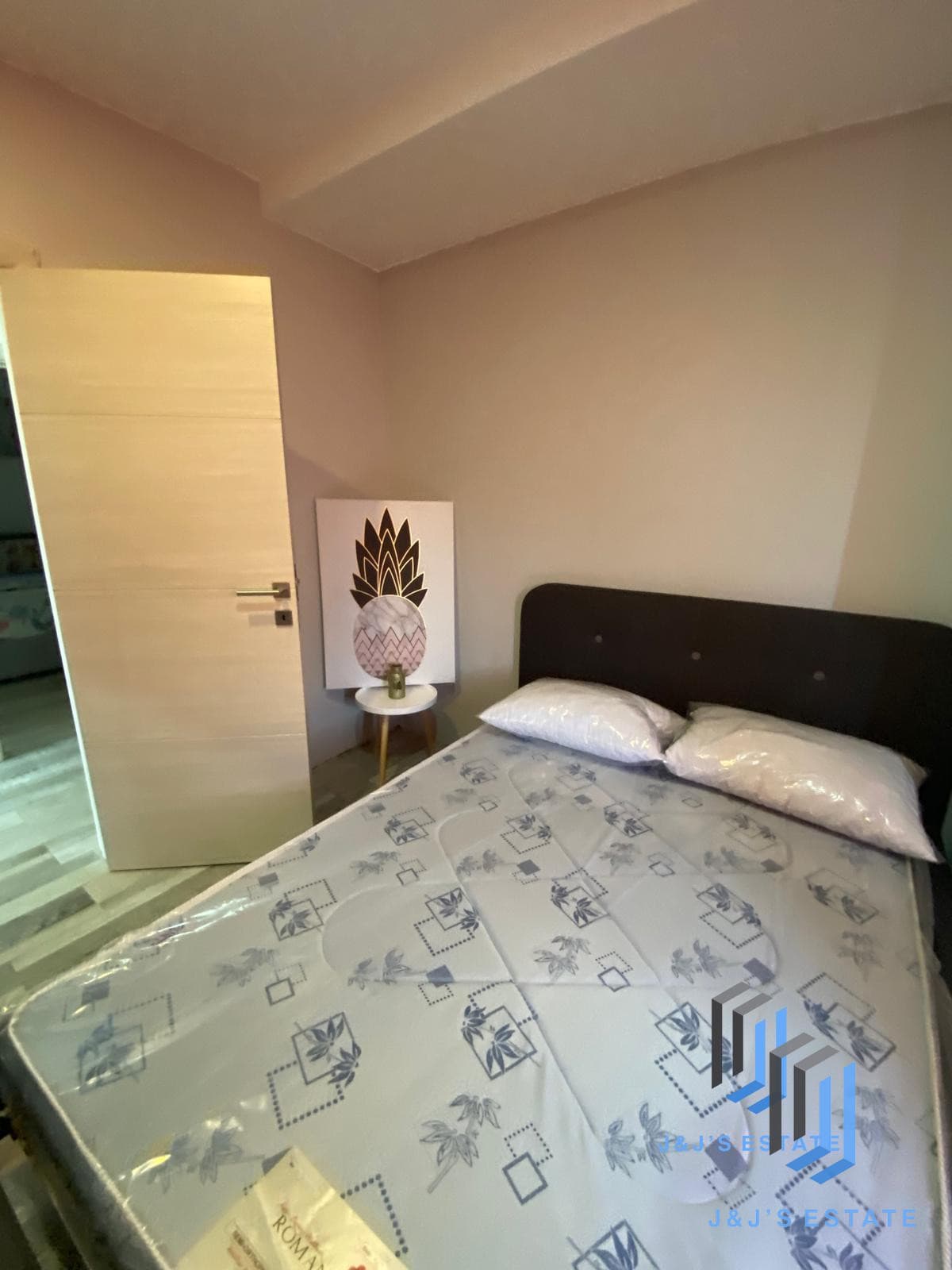 Stunning 2-Bedroom Maisonette in Swieqi · 8