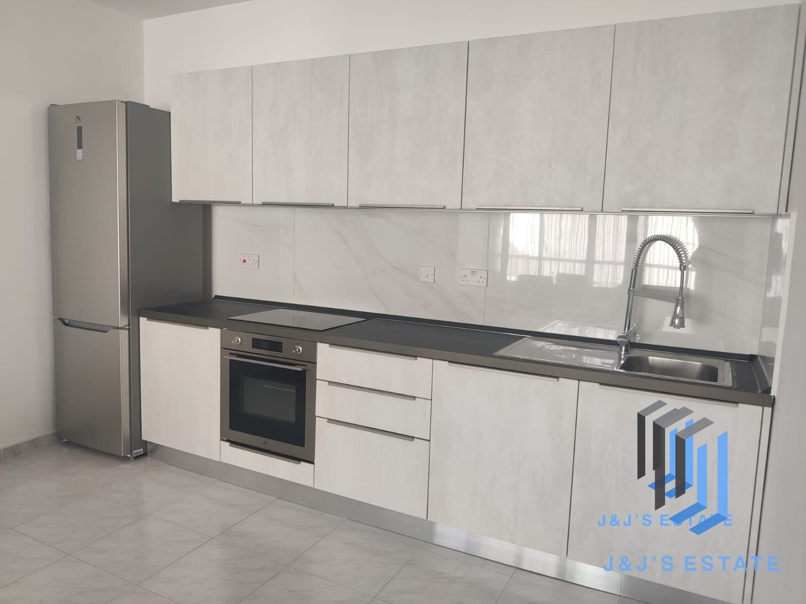 1-Bedroom Apartment in Tigné, Sliema · 2