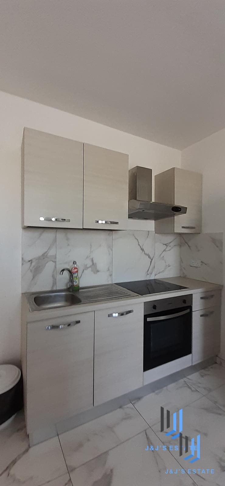 Modern Studio Apartment in Mosta · 4