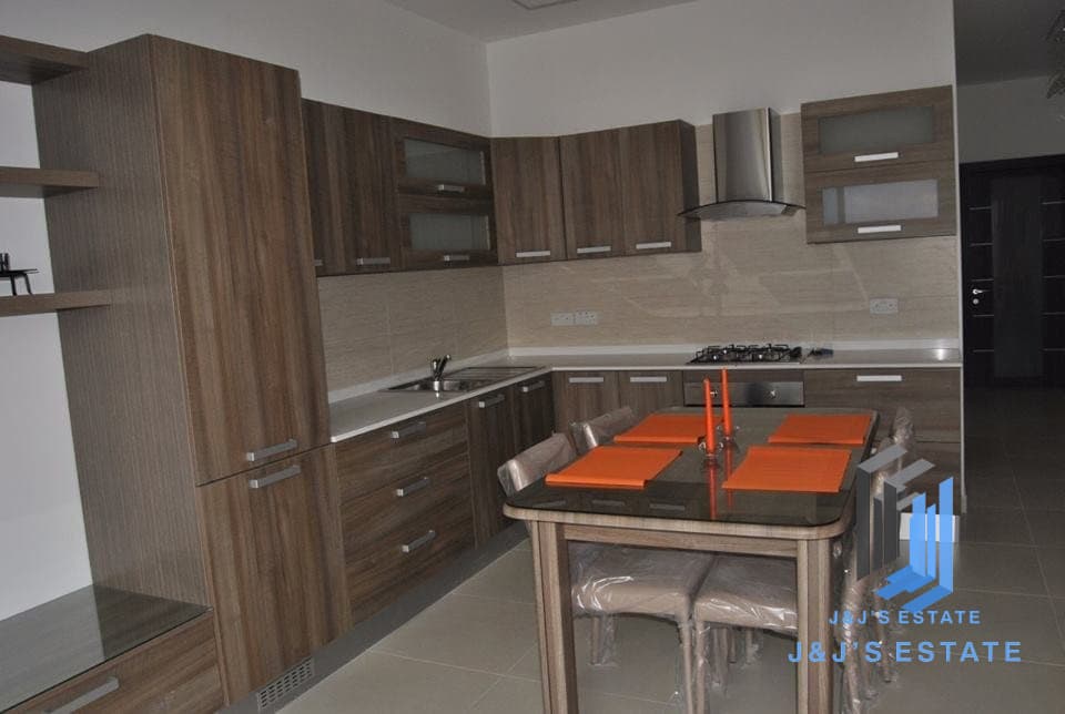 Modern Penthouse with Terrace in Marsaskala · 7
