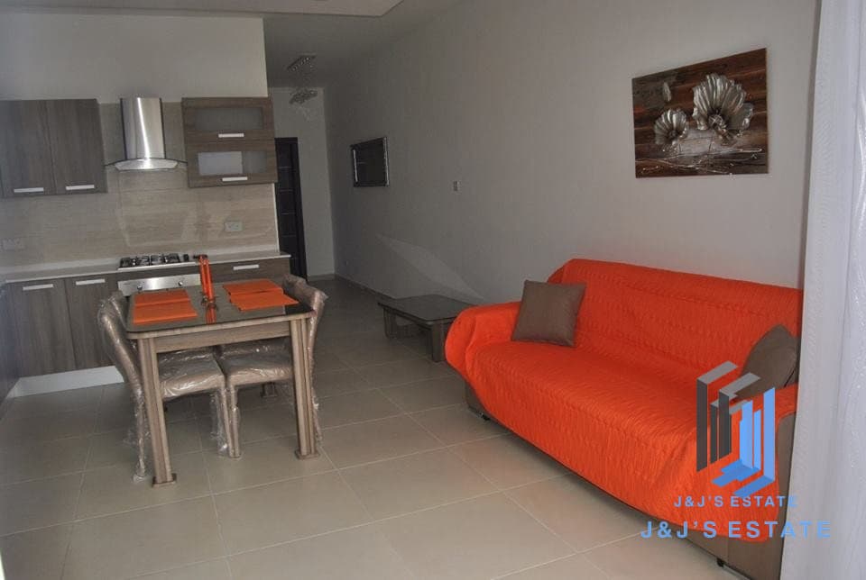 Modern Penthouse with Terrace in Marsaskala · 9