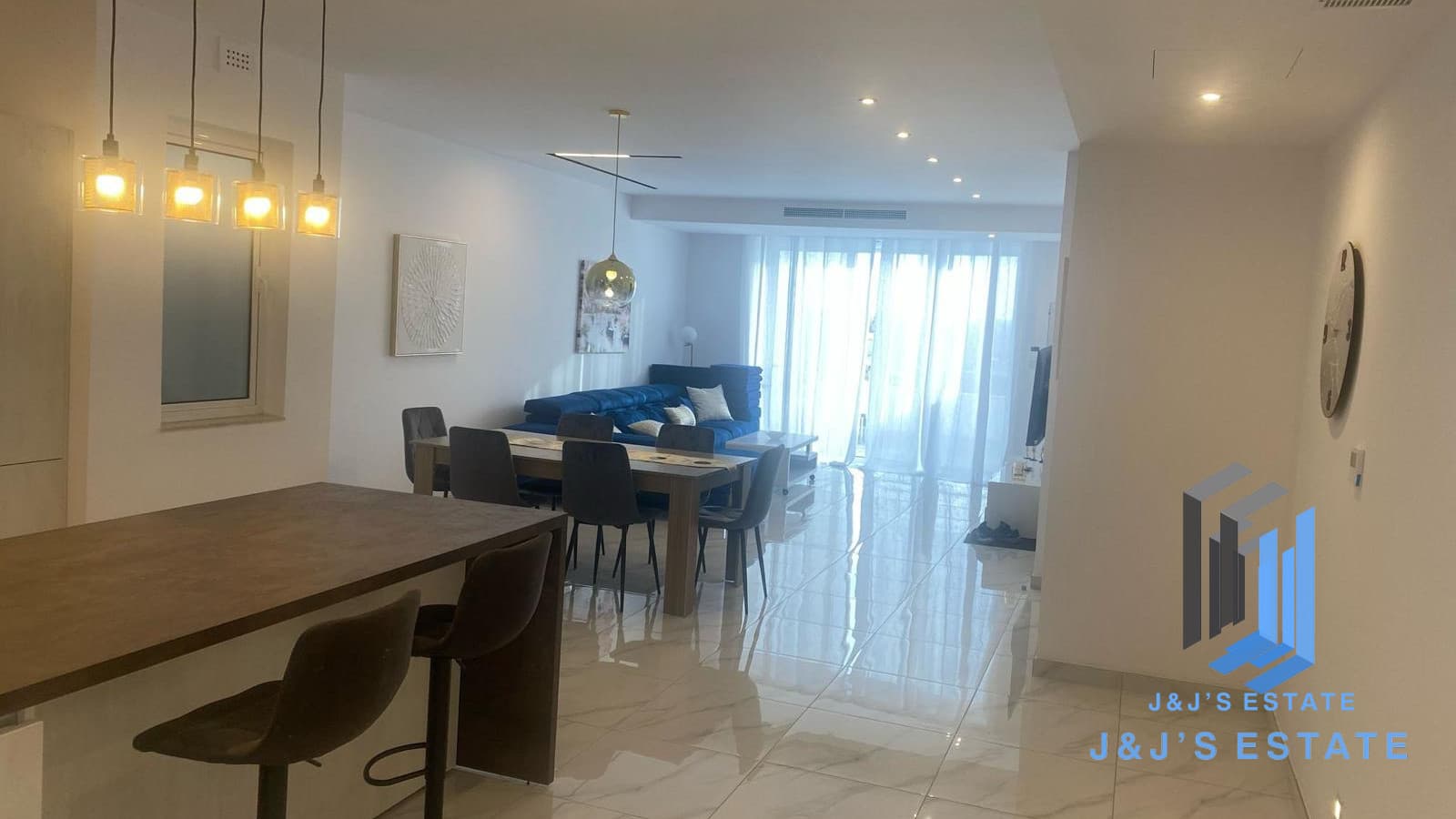 Modern Penthouse in Balzan · 2