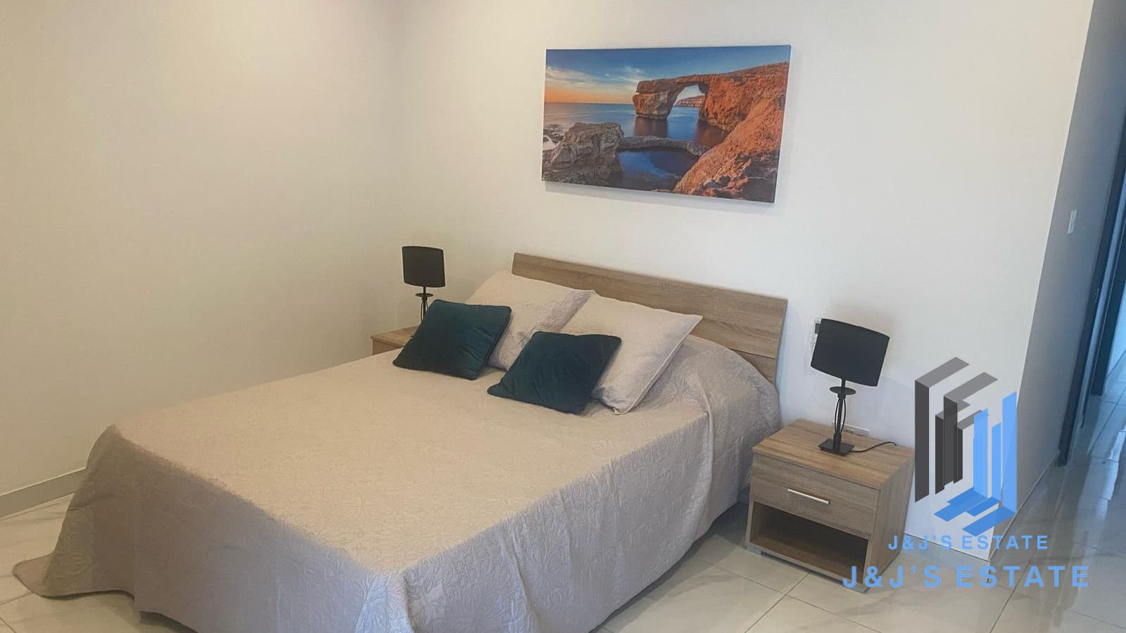 Modern Penthouse in Balzan · 12