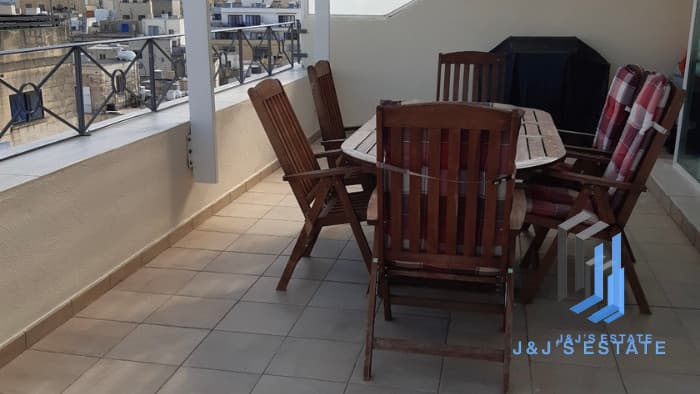 Modern 2-Bedroom Apartment with Large Terrace in Sliema · 5