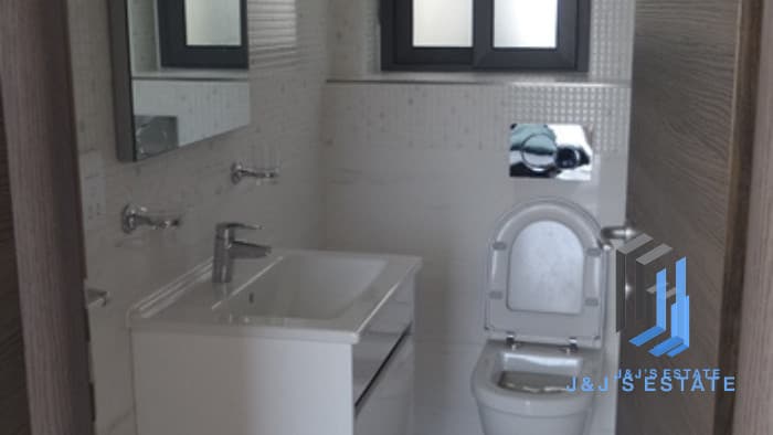 Modern 2-Bedroom Apartment with Large Terrace in Sliema · 6