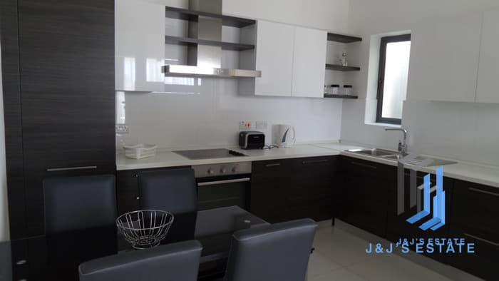 Modern 2-Bedroom Apartment with Large Terrace in Sliema · 7
